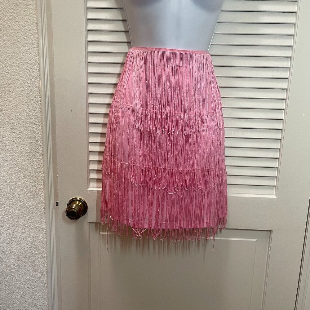 💖 Barbiecore fringe skirt moment 💖